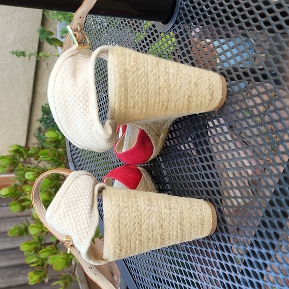 BCBG generation wedge shoes - Picture 3 of 5